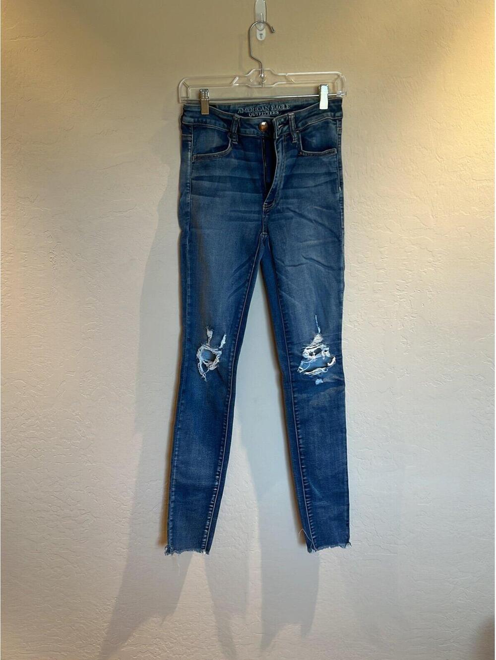 American Eagle distressed jeggings